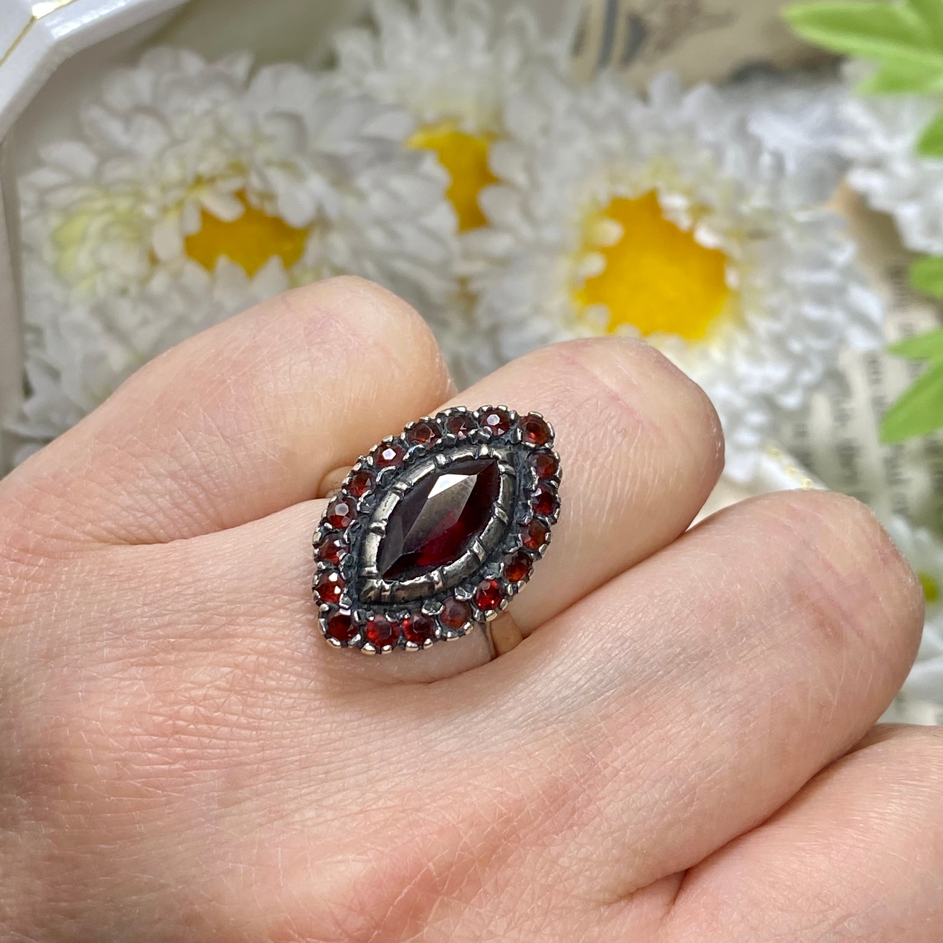 ヴィンテージ ボヘミアン ガーネット イギリス製 シルバー リング イギリス ヴィンテージ 1957年製 シルバーリング ボヘミアン