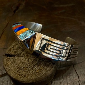 ロンパーカー(LonnParker) インレイ×オーバーレイマルチストーンバングル