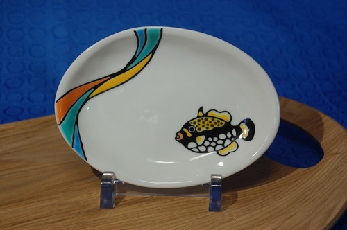 楕円小皿　モンガラカワハギ