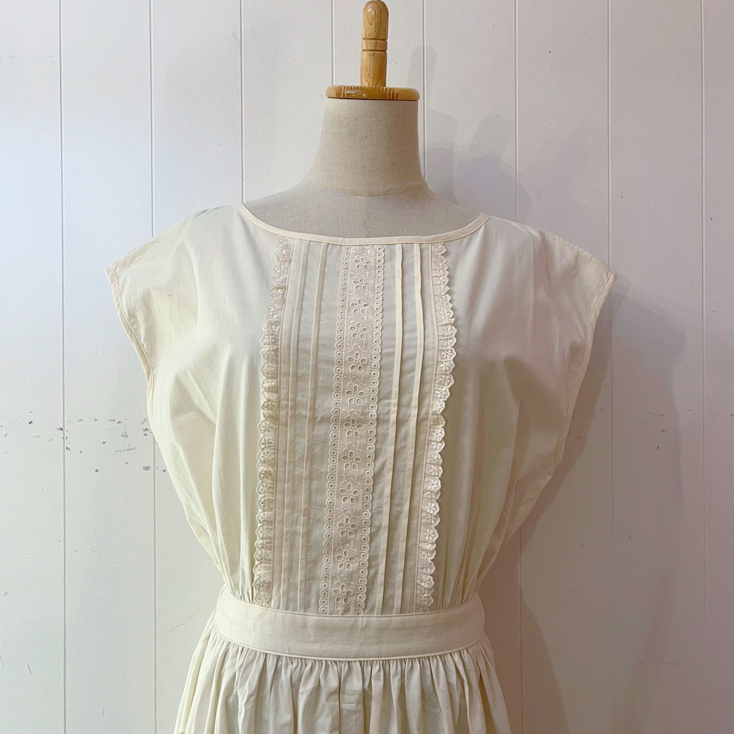 cotton lace back button one-piece
