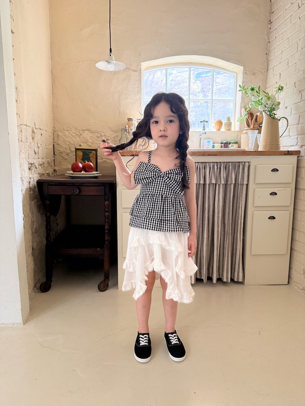 [COMMA] Ribbon Sleeveless Blouse / [콤마] 리본나시블라우스