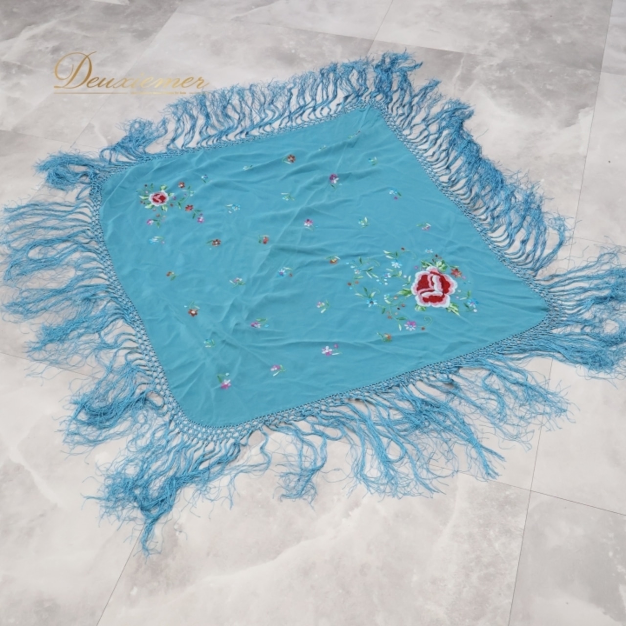 フラメンコ 衣装 マントン シージョ 青 フレコ 刺繍 軽い くすみカラー 薄い 小物 飾り 装飾 ダンス 舞台 パーティ 発表会 ブルー系 刺繍入り エレガント おしゃれ ショール フリンジ 薄手 レディース コスチューム ダンス衣装 ステージ衣装 パフォーマンス シーズンカラー アクセサリー