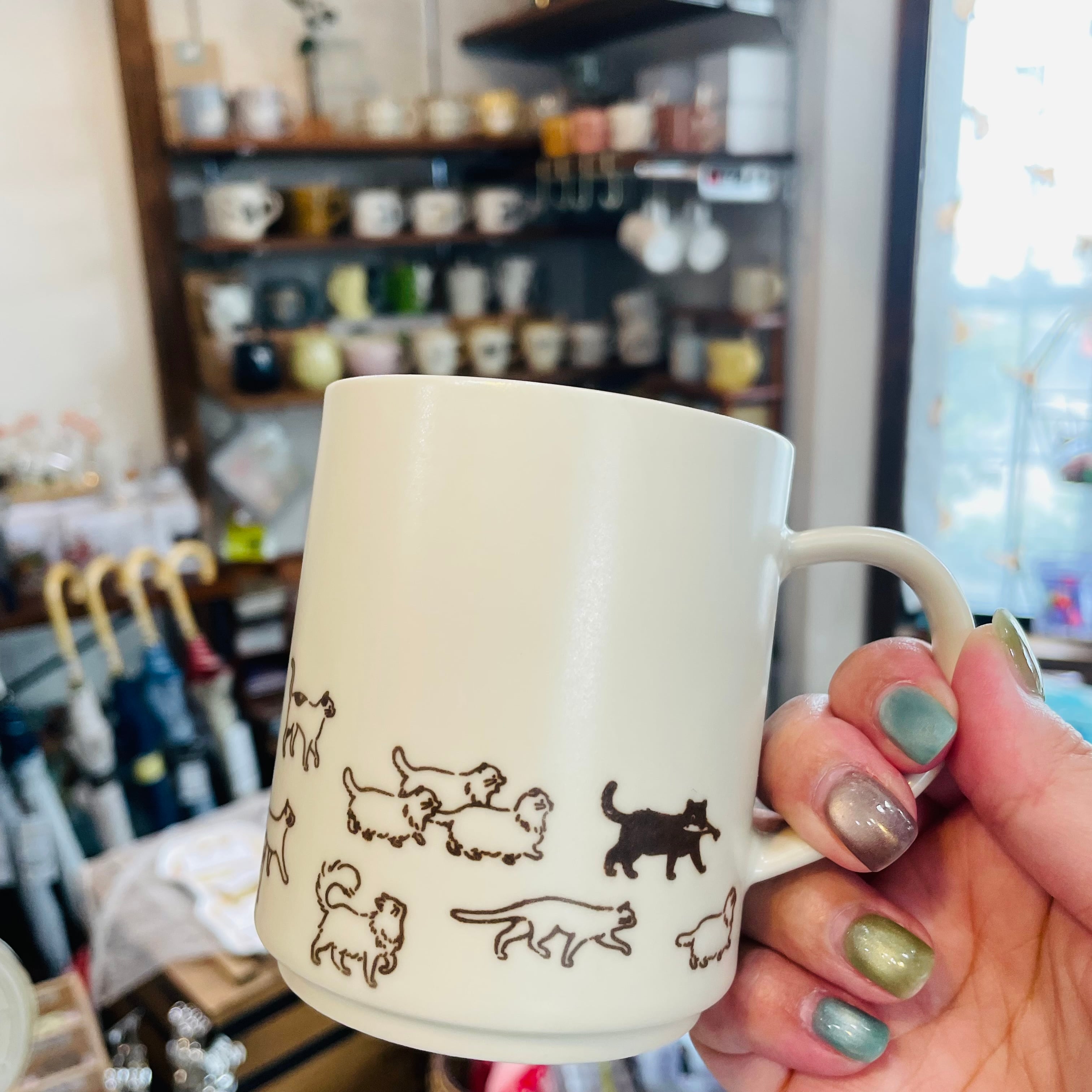 マグカップ｜猫がとことこ歩くマグ  美濃焼 猫 ねこ ネコ 猫雑貨 猫グッズ かわいい プレゼント 贈り物 おうち時間 おうちカフェ