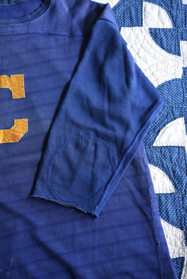 OK／60's vintage rayon football tee.