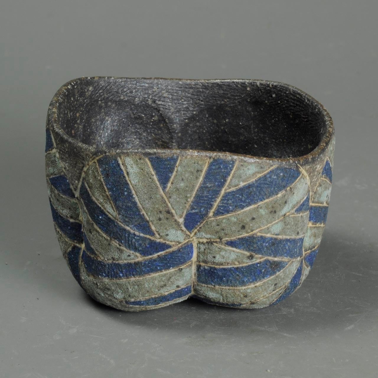 竹内真吾さん　炻器 鉄象嵌ぐい呑　Iron Inlay Guinomi ① 炻器 象嵌ぐい呑 Inlay Guinomi 13-19 | 陶芸家 竹内真吾