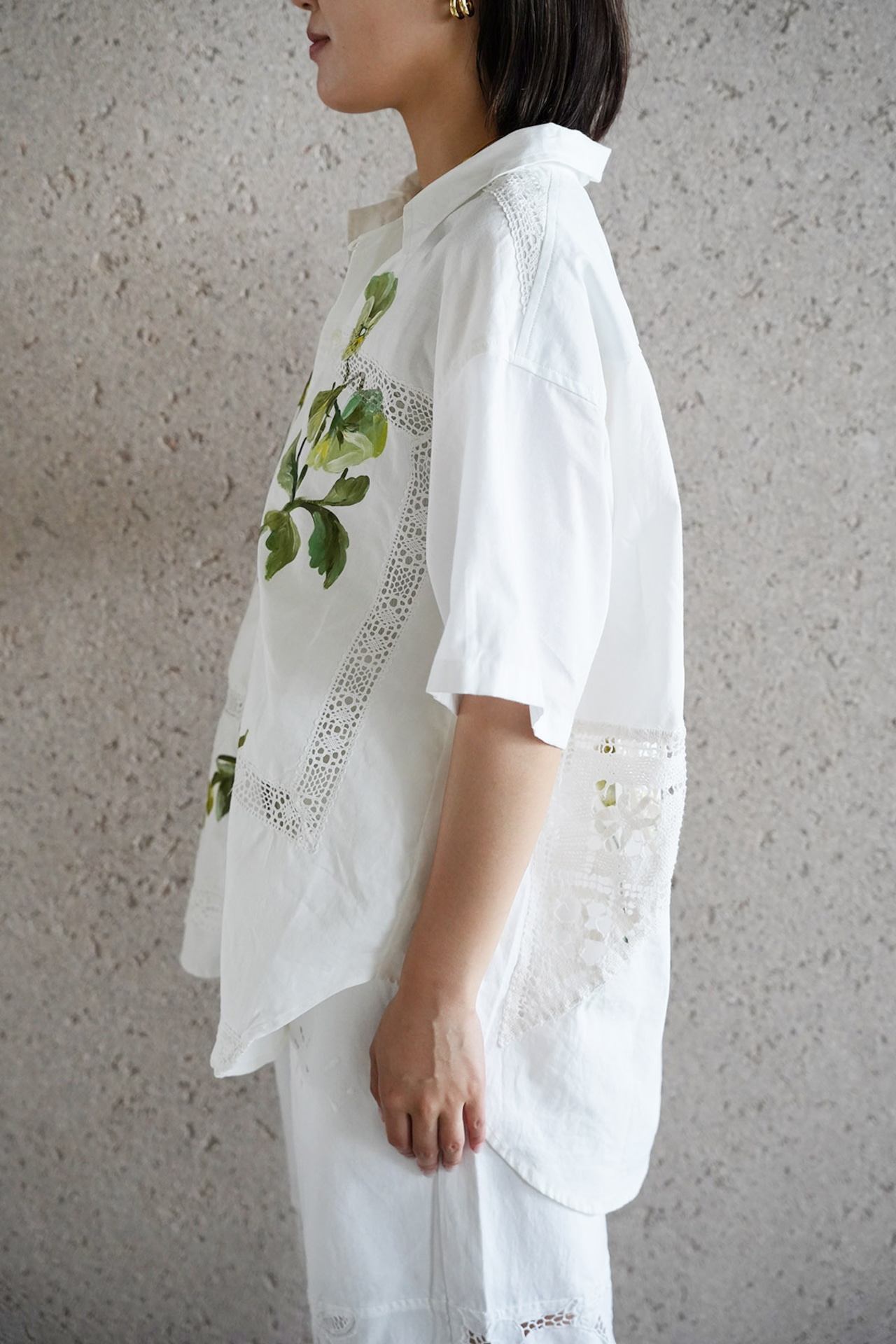 lace open collar shirt leaf