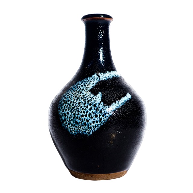 Nude single flower vase sake bottle