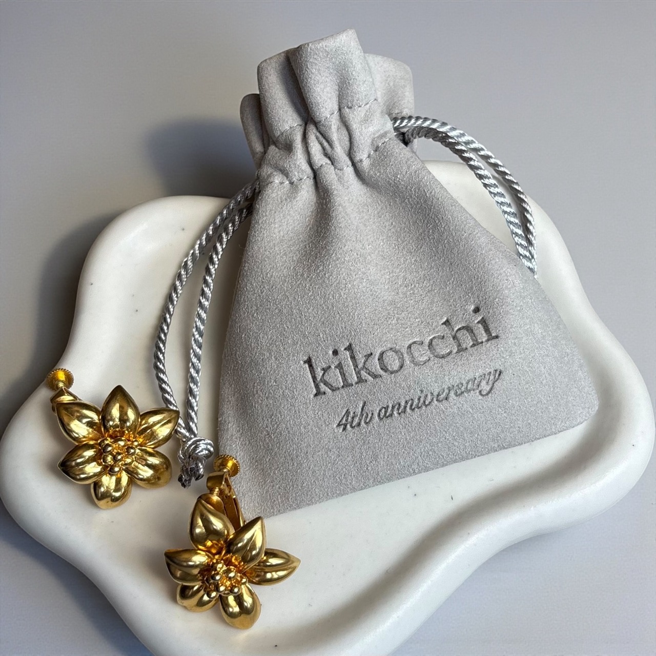 ロゴ入巾着（スウェード調）