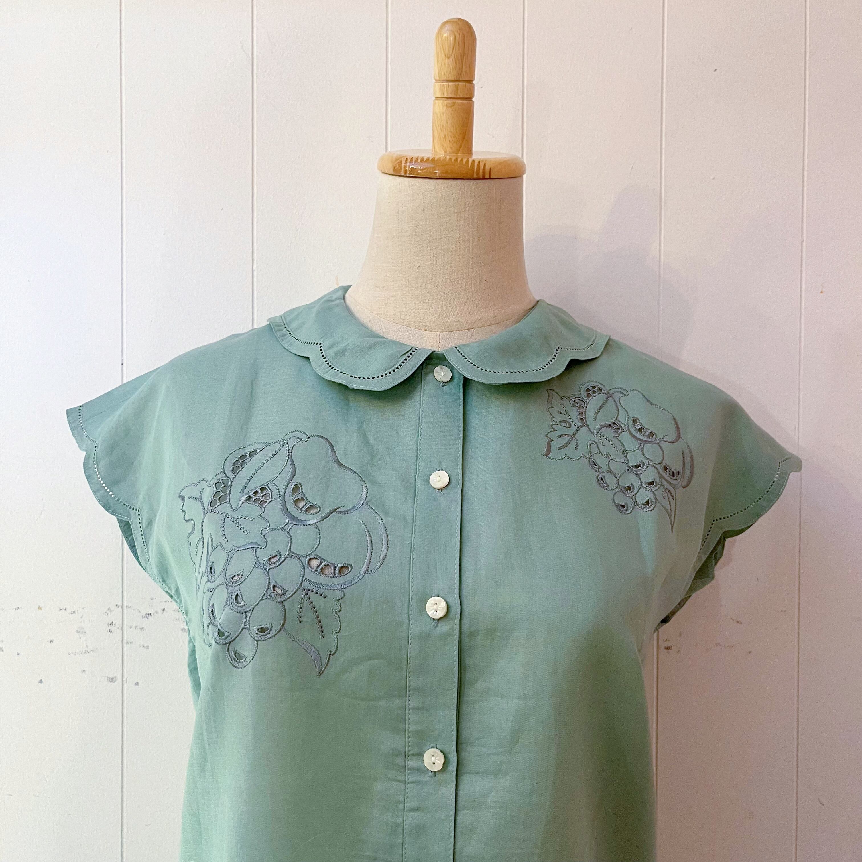 fruits embroidery scallop blouse
