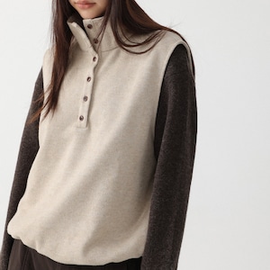 contrast panel knit vest