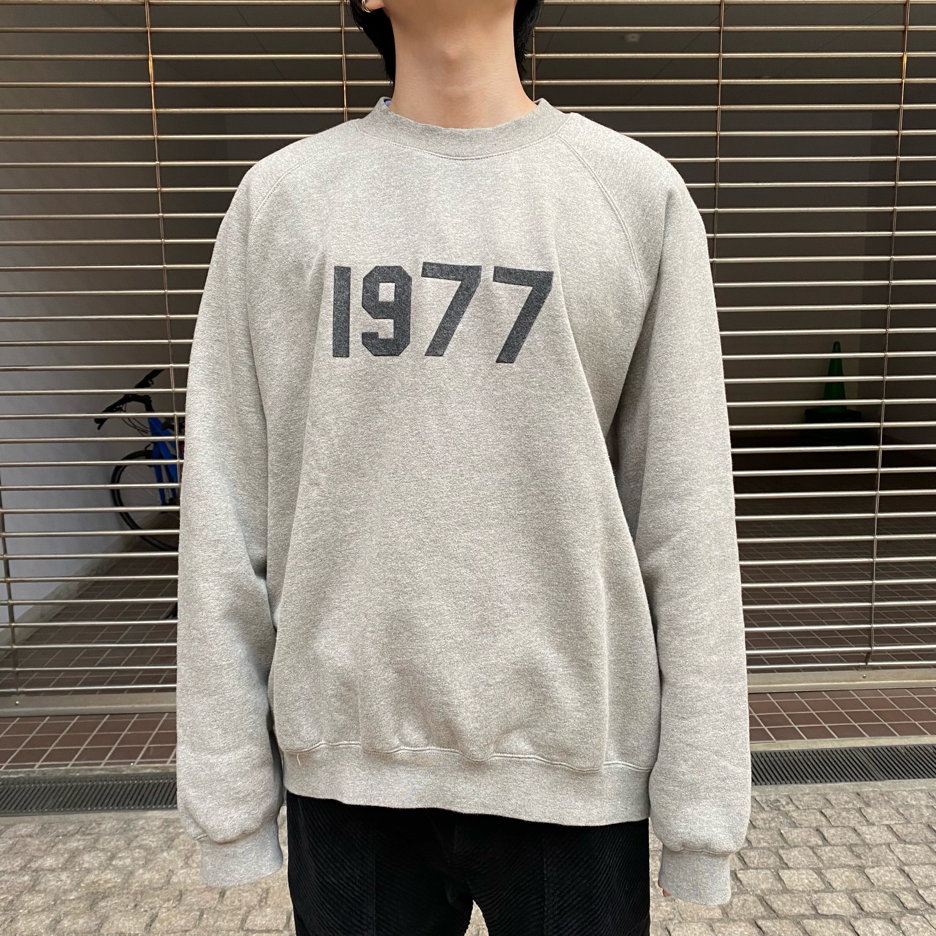 Fear of God ESSENTIALS フィアオブゴッド エッセンシャルズ 1977クルーネックスウェット プルオーバー 171cm62kg  SIZEL【表参道t】 | ブランド古着Brooch powered by BASE