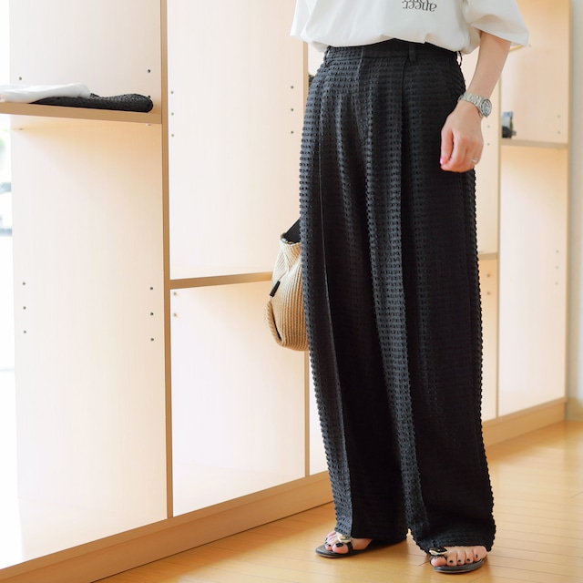 CHIGNON (シニヨン) ドットジャガード ワイドストレートパンツ