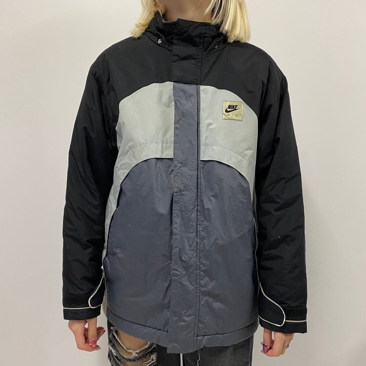 訳あり特価 NIKE ナイキ 中綿 ナイロンジャケット キッズL 古着 黒