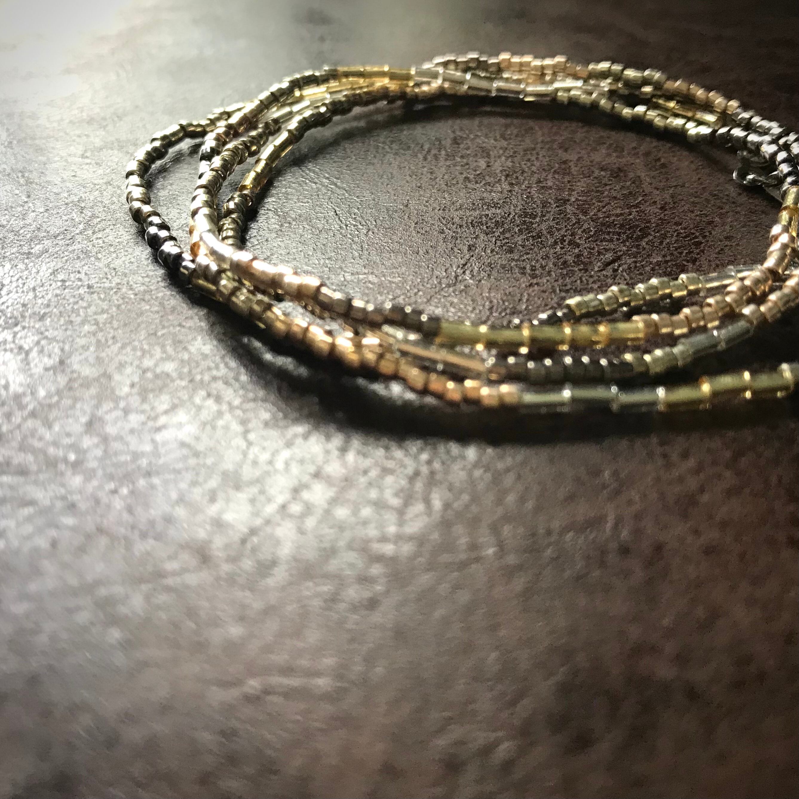 4way］不規則が美しい金色銀色ガラスビーズ超ロングネックレス