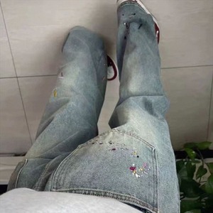 【送料無料】 デニムパンツ フレア Aライン ロング ポケット ファスナー デニム 刺繍 かわいい 大人可愛い 大人女子 綺麗 シンプル カジュアル 大人 おしゃれ お洒落 こなれ感 ラフ コンサバ 着痩せ レディライク ヘルシー 花柄 春 30代 40代 レディース 女性用 デート お出かけ 女子会 お呼ばれ 休日 お茶会 授業参観 着回し 普段使い ファッション コーデ スタイル 楽ちん 体型カバー 定番 デイリーユース オーバーシルエット 垢抜け 動きやすい ブルー 大人カラー