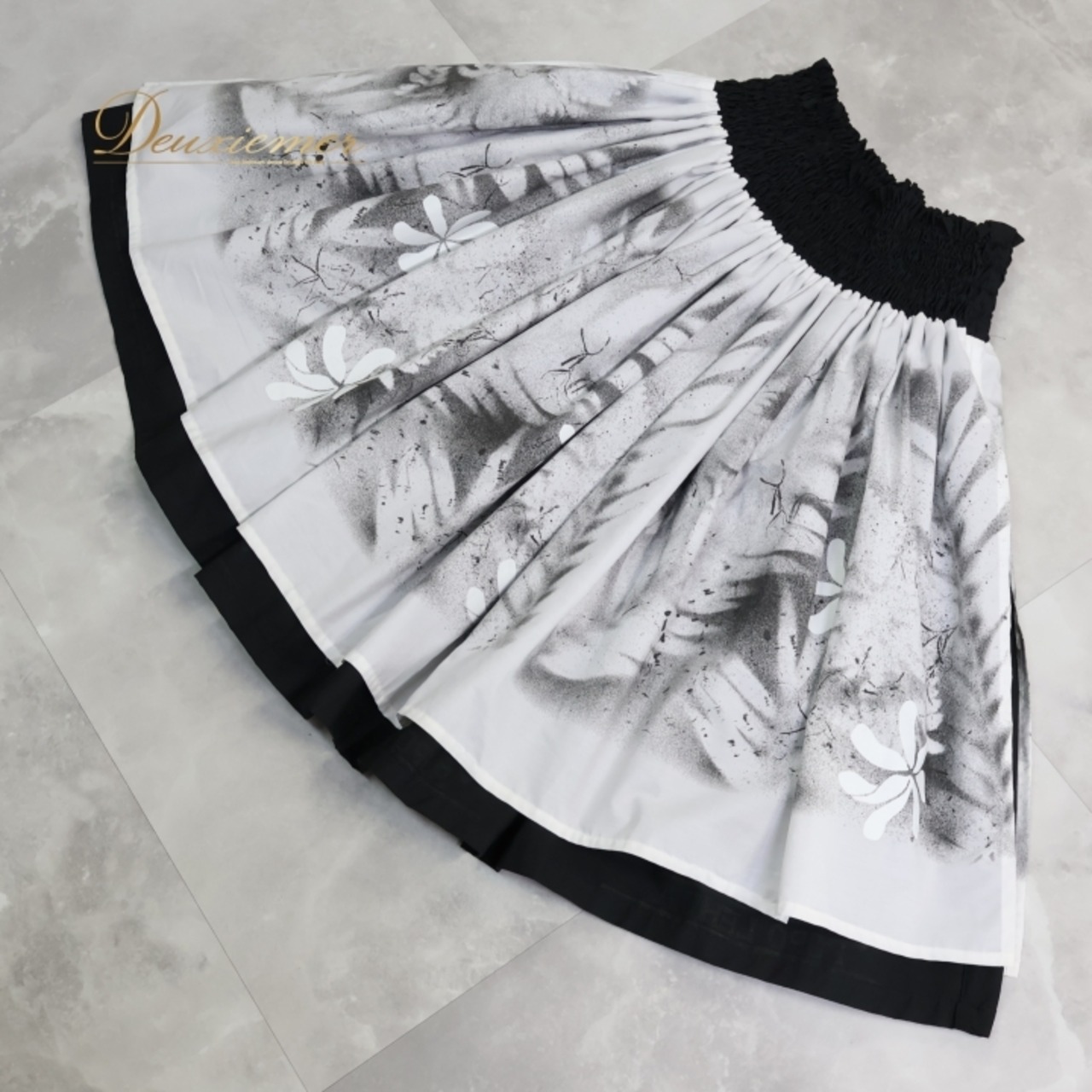 フラダンス 衣装 パウスカート ホワイト系 アロハスタンダード ダブル リバーシブル フラ ダンス ティアレ柄 花柄 白 黒 黄 ALOHA STANDARDS 日本製 華やか かわいい ハワイアン アロハ 練習 ハワイアンプリント ブラック系 イエロー系