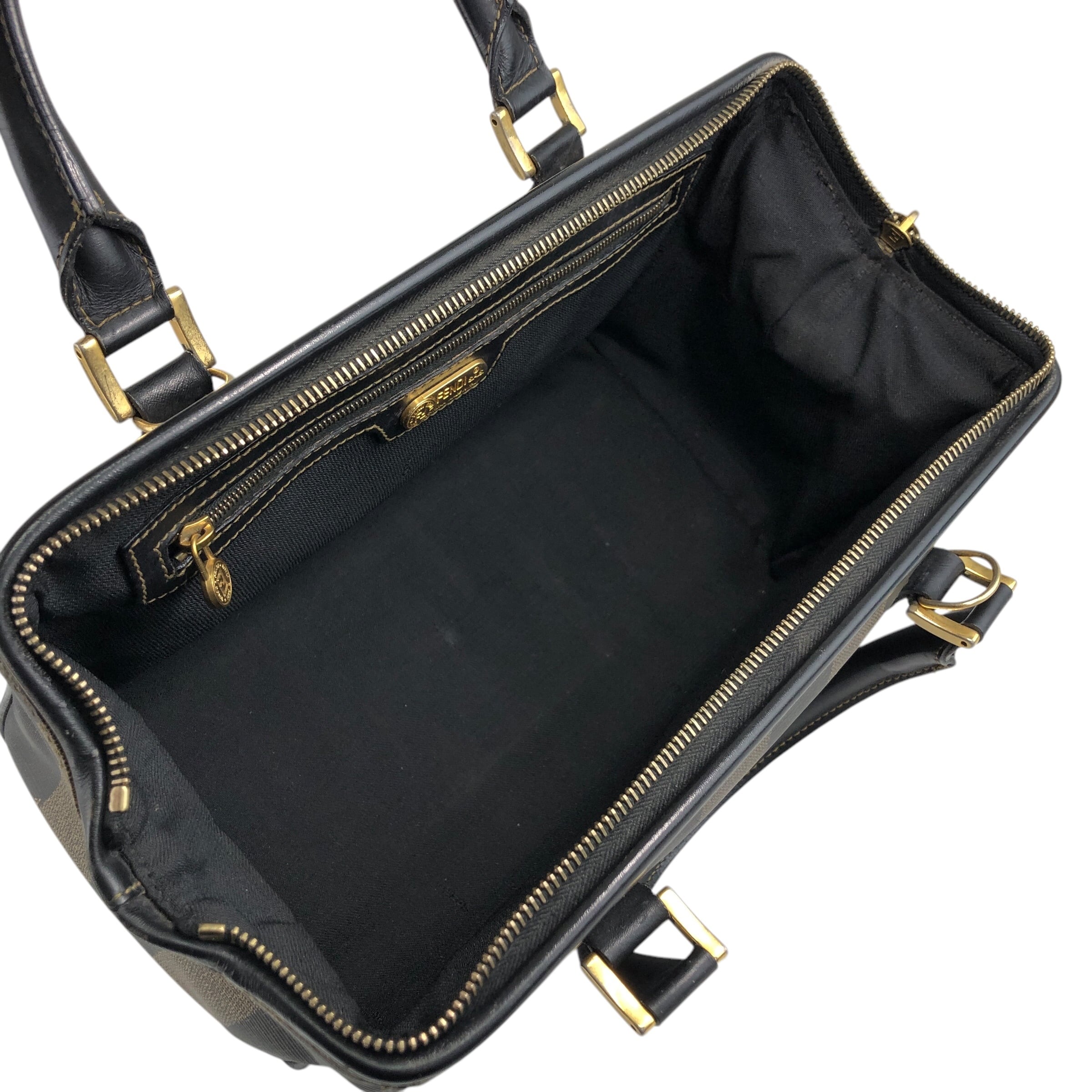 FENDI フェンディ ペカン ショルダーバッグ ブラック ロゴ PVC レザー