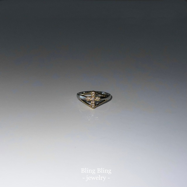 《CZ diamond》Two Tone Cross リング