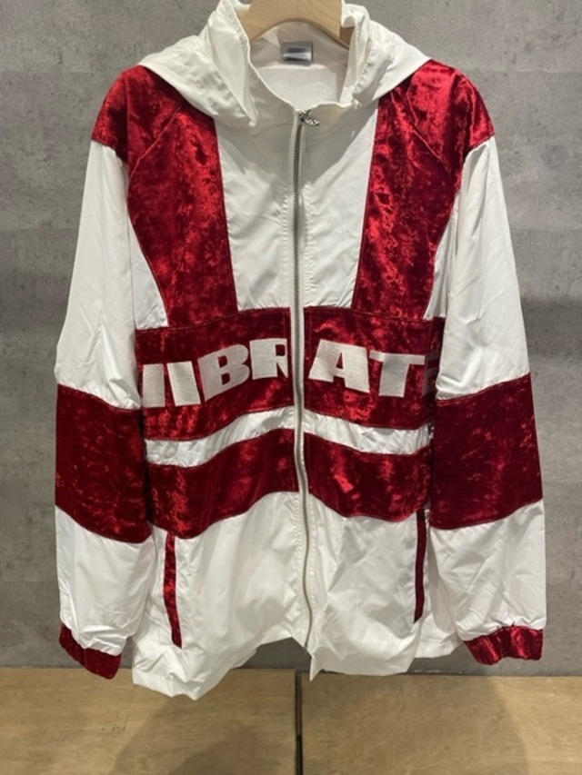 【レッド】ＶＩＢＲＡＴＥ バイブレイト VELVET COLOR SCHEME WIND BREAKER