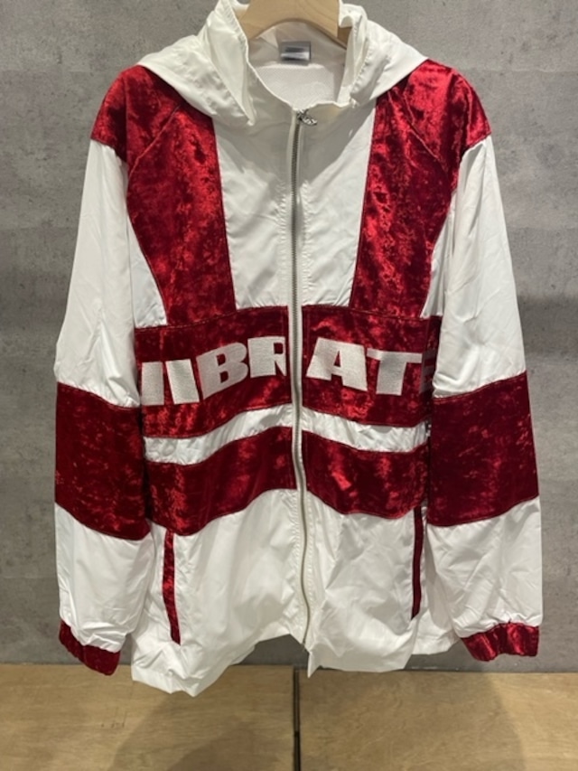 【レッド】ＶＩＢＲＡＴＥ バイブレイト VELVET COLOR SCHEME WIND BREAKER