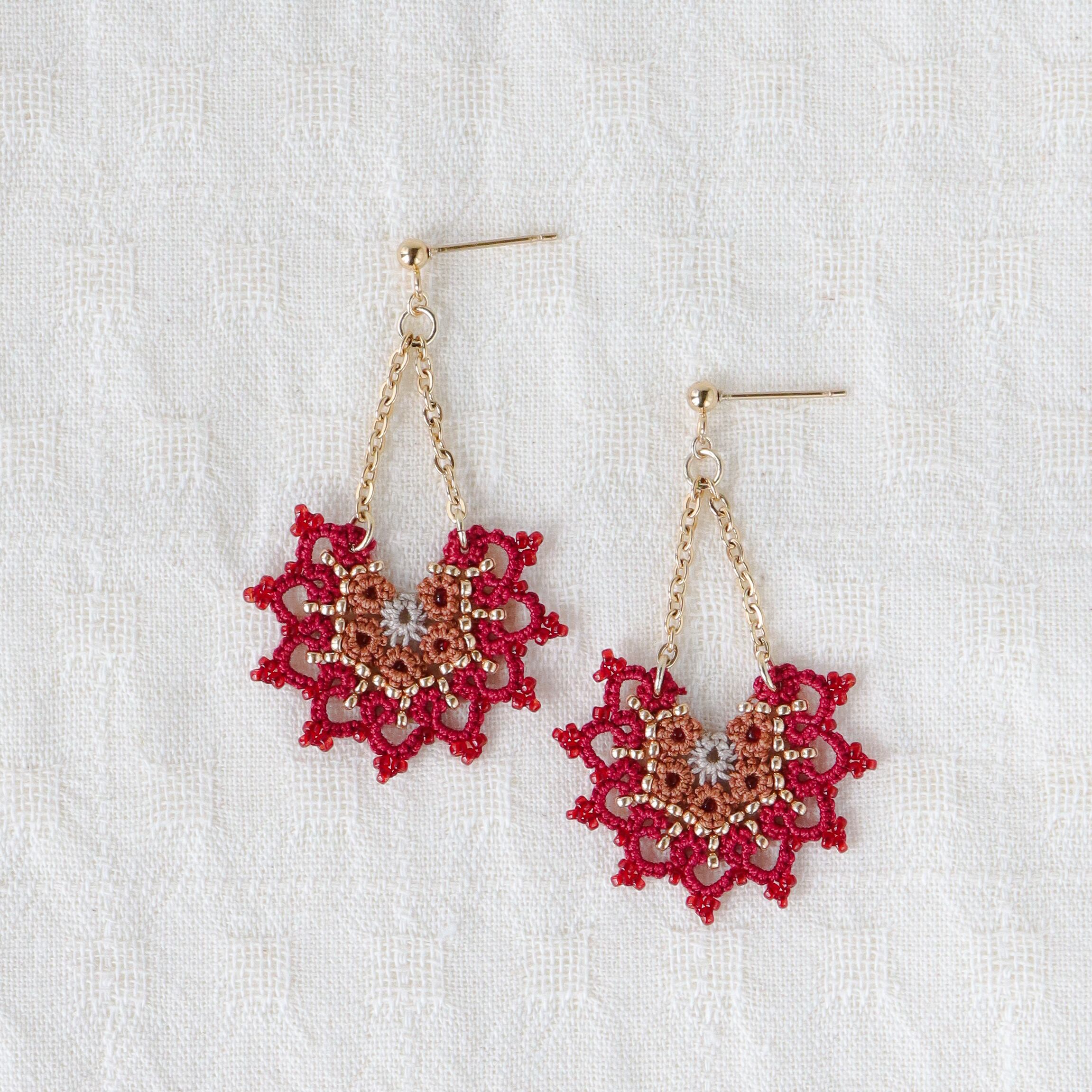 タティングレースとビーズのピアス Colors＜カラーズ＞Bordeaux × Brown ※イヤリングに変更可