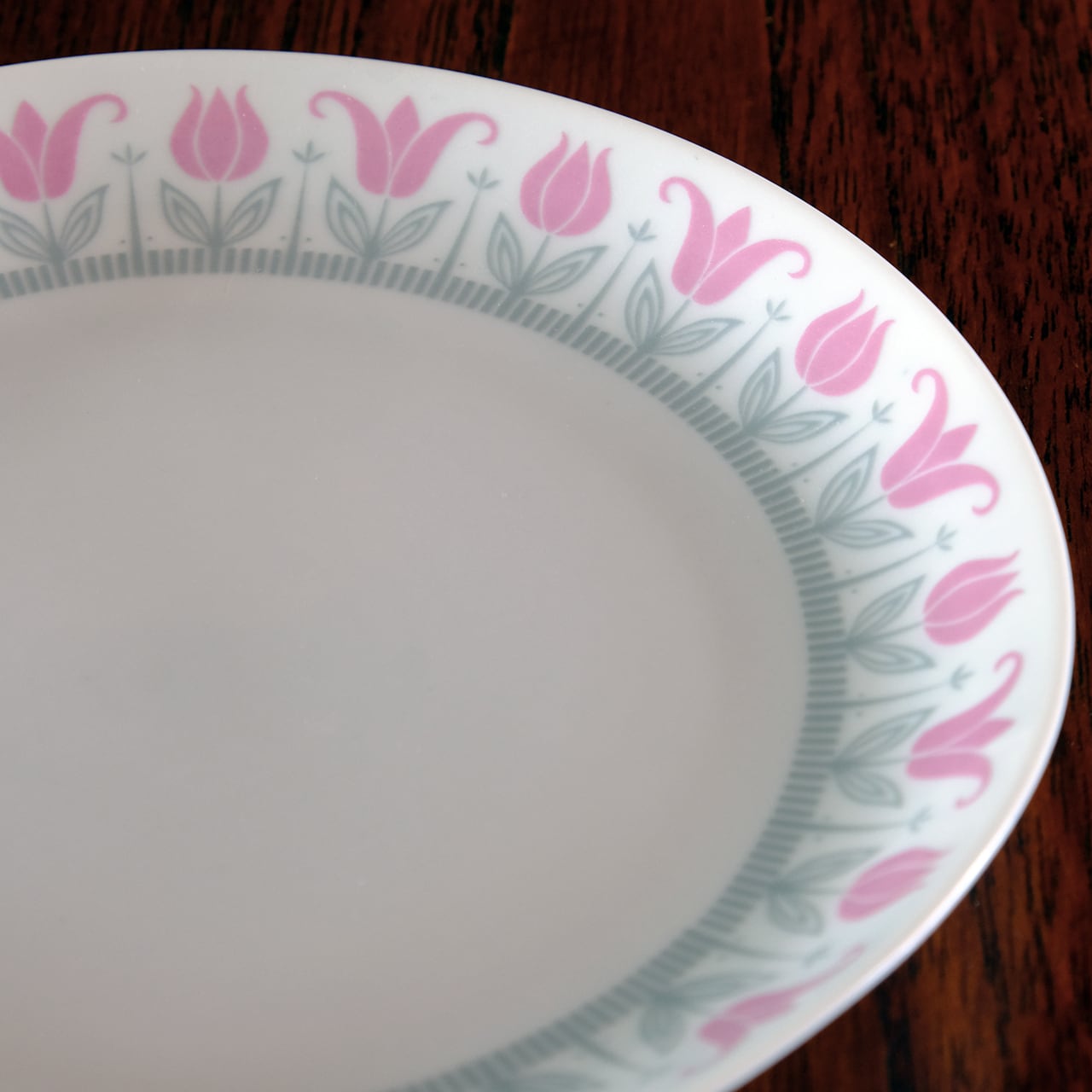 ウプサラエクビー Upsala Ekeby KARLSKRORA ［花模様のプレートA