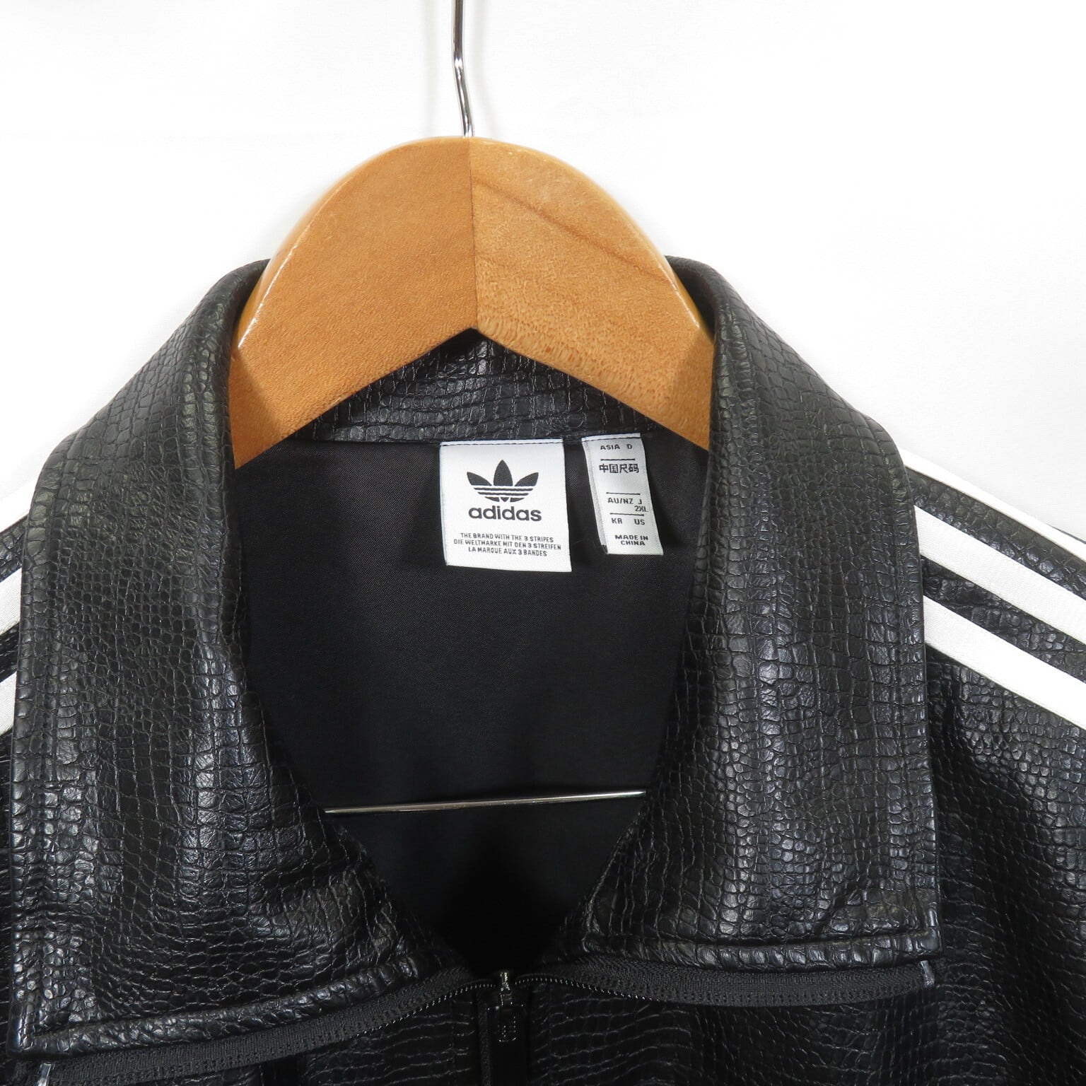 美品 adidas プレミアムフェイクレザー トラックジャケット パイソン adidas プレミアム フェイクレザー ファイヤーバード リュクス