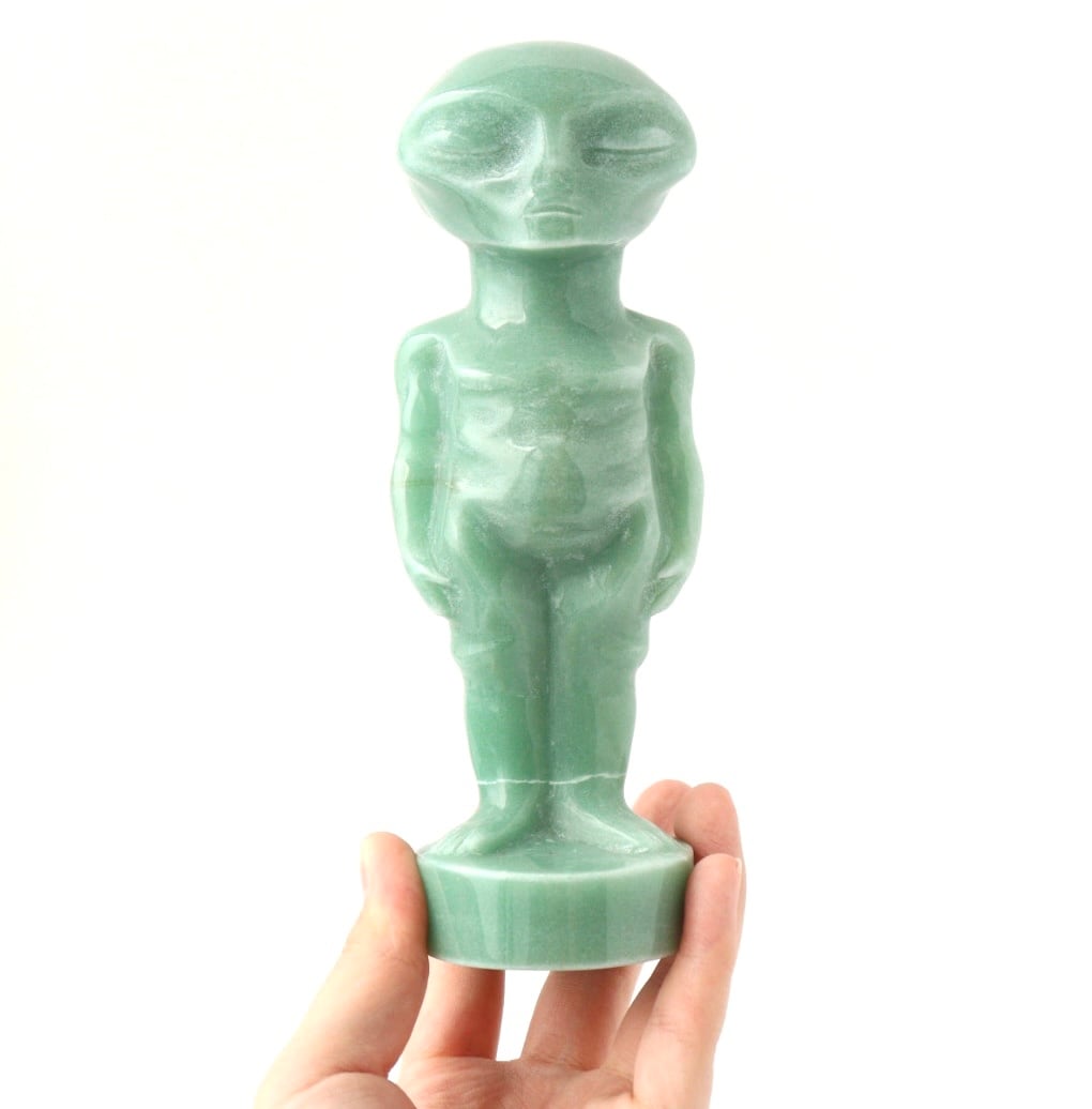 グリーンアベンチュリンの宇宙人カービング