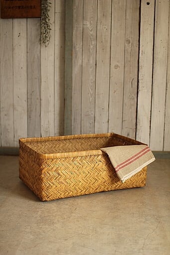 状態の良い古い竹編みの収納かご 行李 竹籠 篭 古道具 - 小物入れ