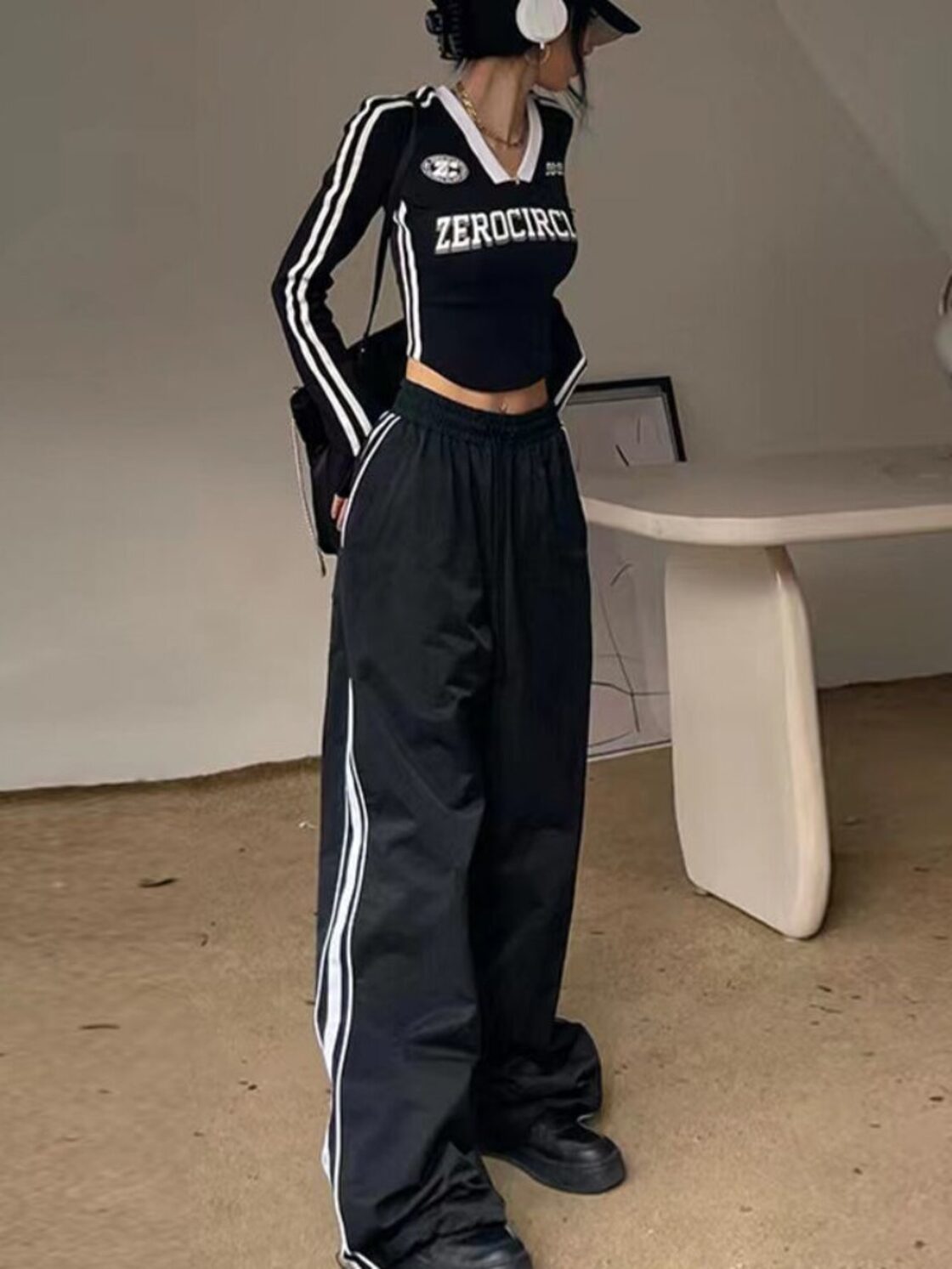 送料無料 HOUZHOU ヴィンテージスリムクロップド Tシャツ長袖女性 Y2k 