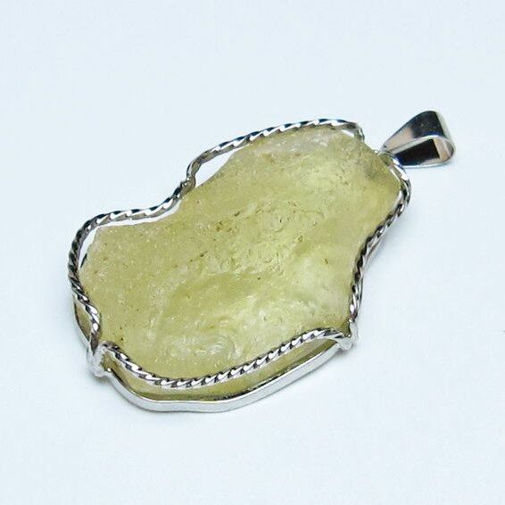 リビアングラス ペンダント 一点物 おまかせ便 112-13889