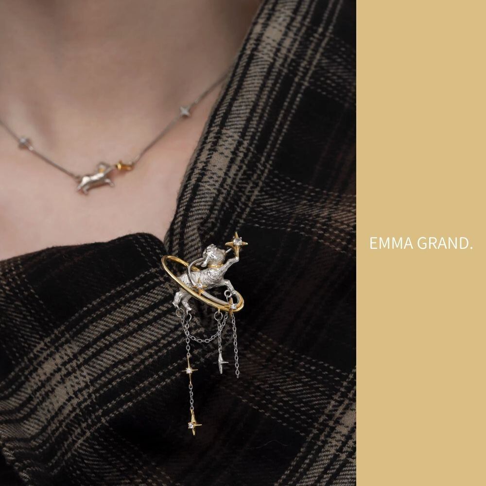 星環を翔ける仔山羊のブローチ E00645 | EMMA GRAND 星環を翔ける仔山羊のブローチ E00645 | EMMA GRAND