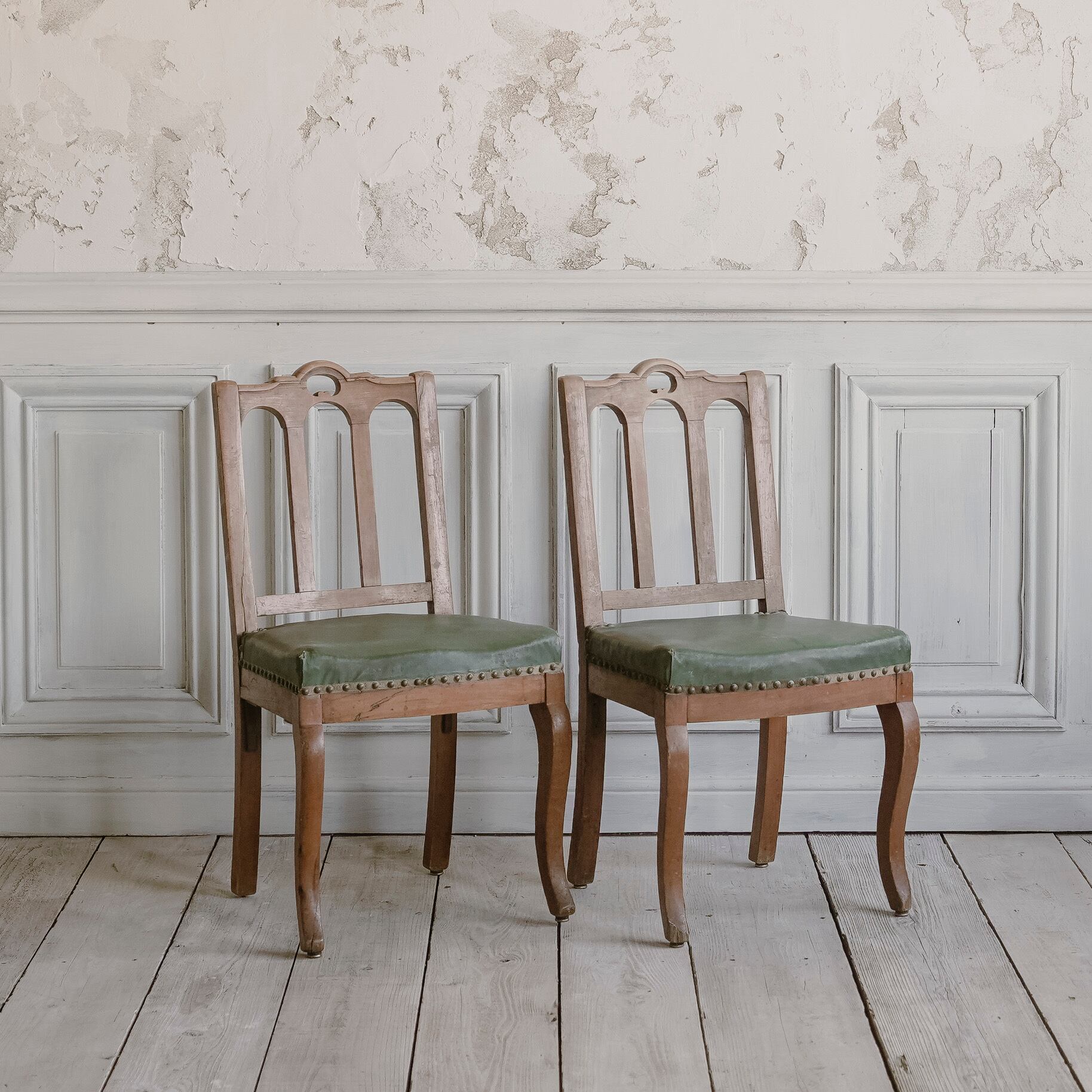 チェア/空間装飾/ディスプレイ/アンティーク/レザー/マホガニ/椅子/イス