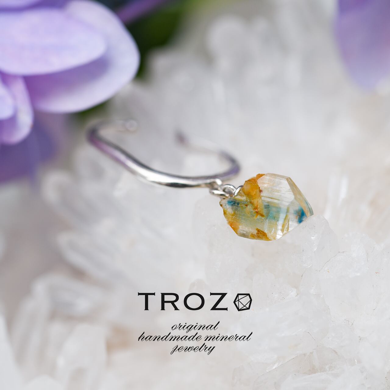 ユークレース | TROZO 鉱物原石の天然石アクセサリーブランド