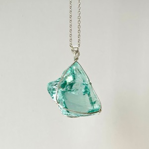 アンダラクリスタル（ミントブルー）女神巻きペンダントトップ　Andara crystal pendant