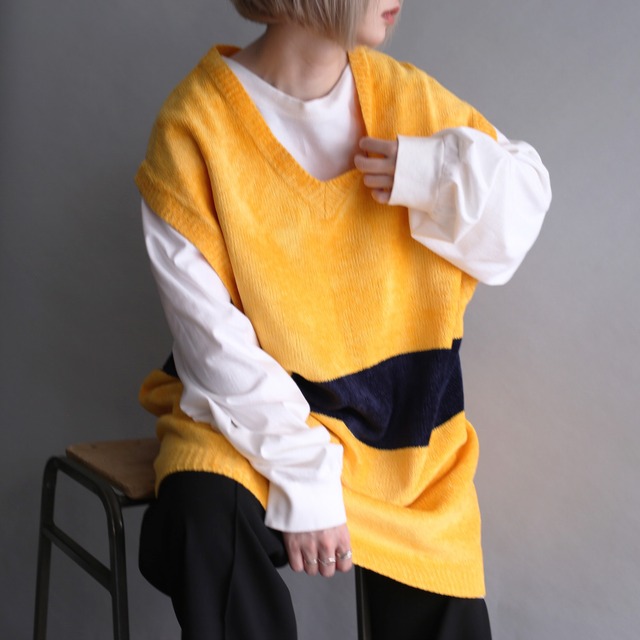 line design super big v-neck pile knit vest