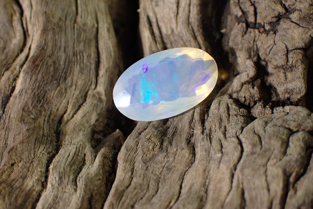 エチオピアオパール　5.87ct　[C6‐493]