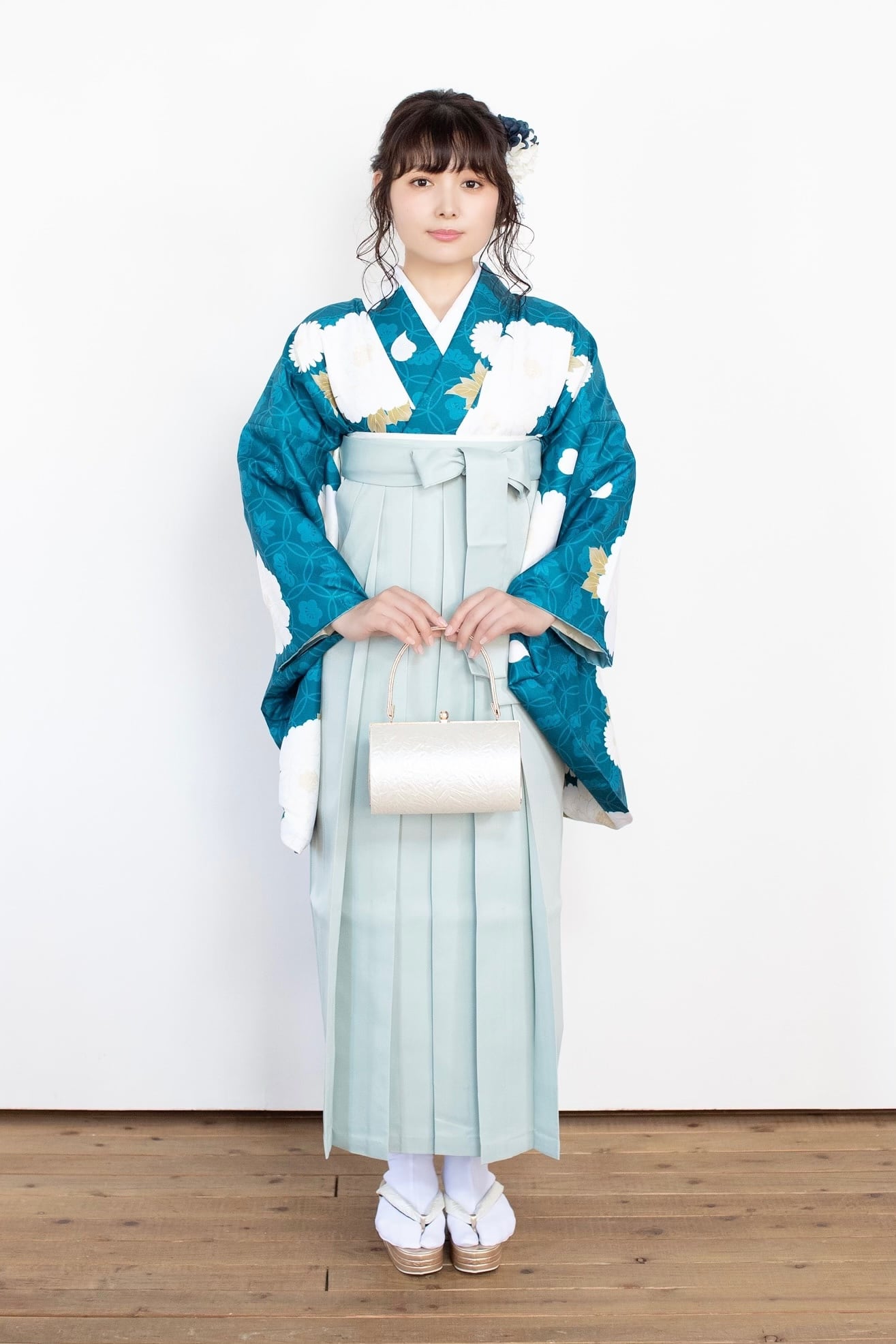 Kimono Sienne 卒業式袴3点セット 牡丹や七宝 二尺袖着物 袴 ブルーグリーン×ライトブルー 卒業式 | Kimono Sienne