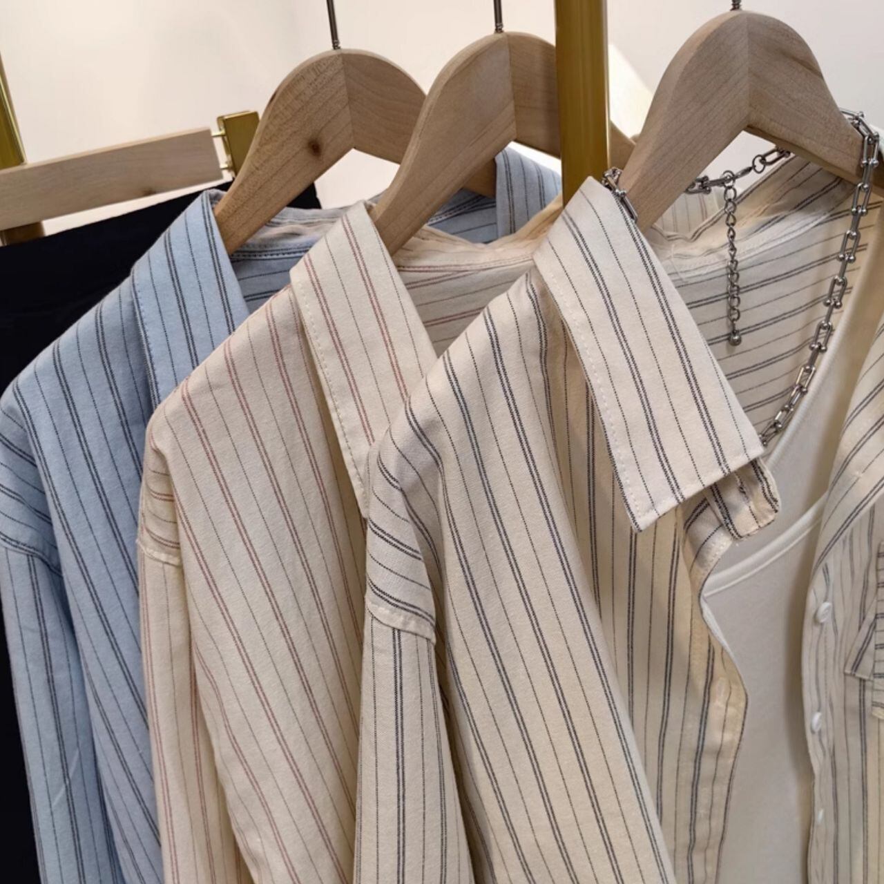 ストライプ柄 背面スリット ドロップショルダーシャツ Ln00363