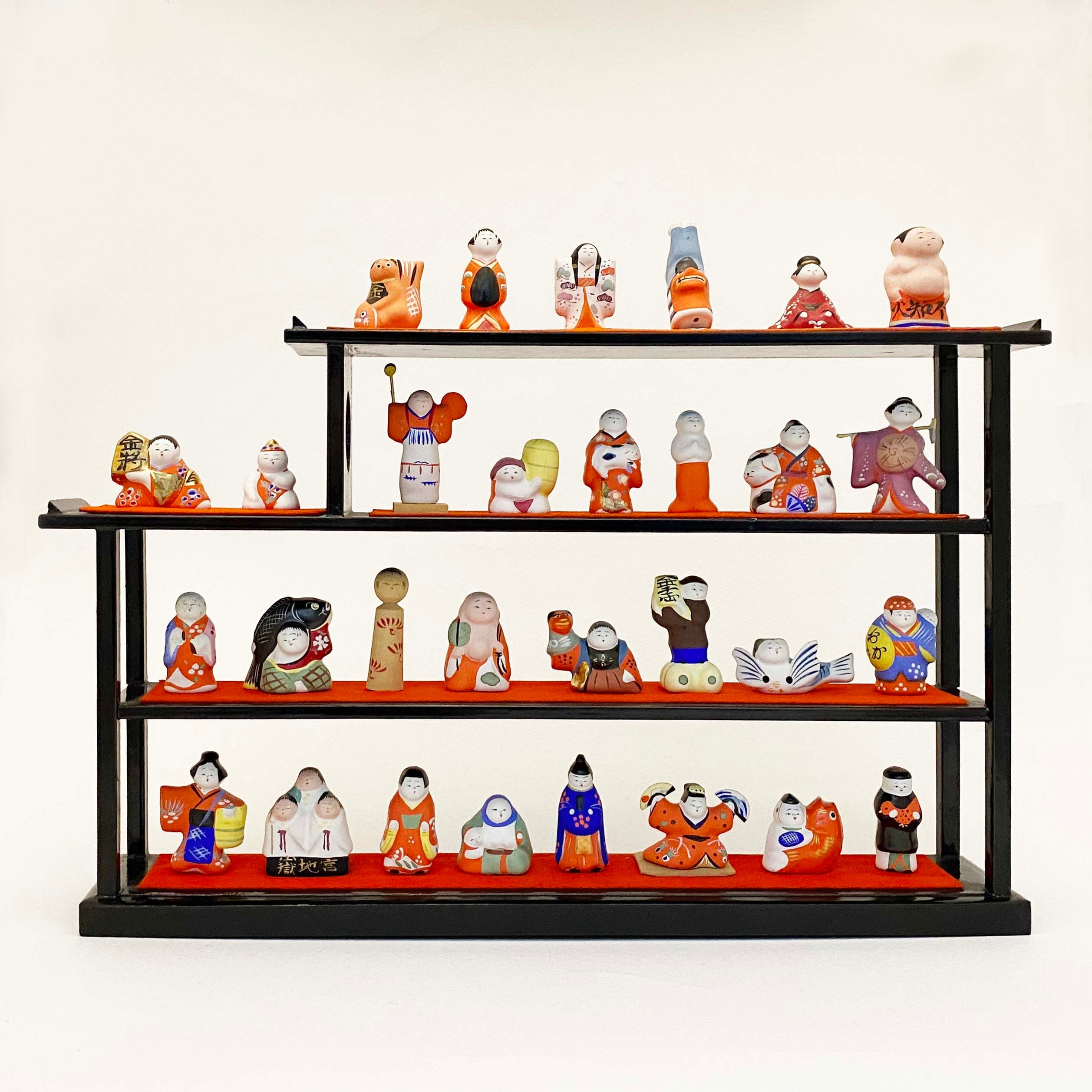 諸国人形ヴィンテージ30体セット（大光作・専用棚付き）