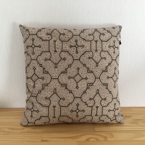 クッションカバー両面　45x45cm　薄紫模様SPと薄いグレー　シピボ族の泥染めカバー26　南米ペルーアマゾン　草木染め　エスニック　民芸 　お洒落インテリア