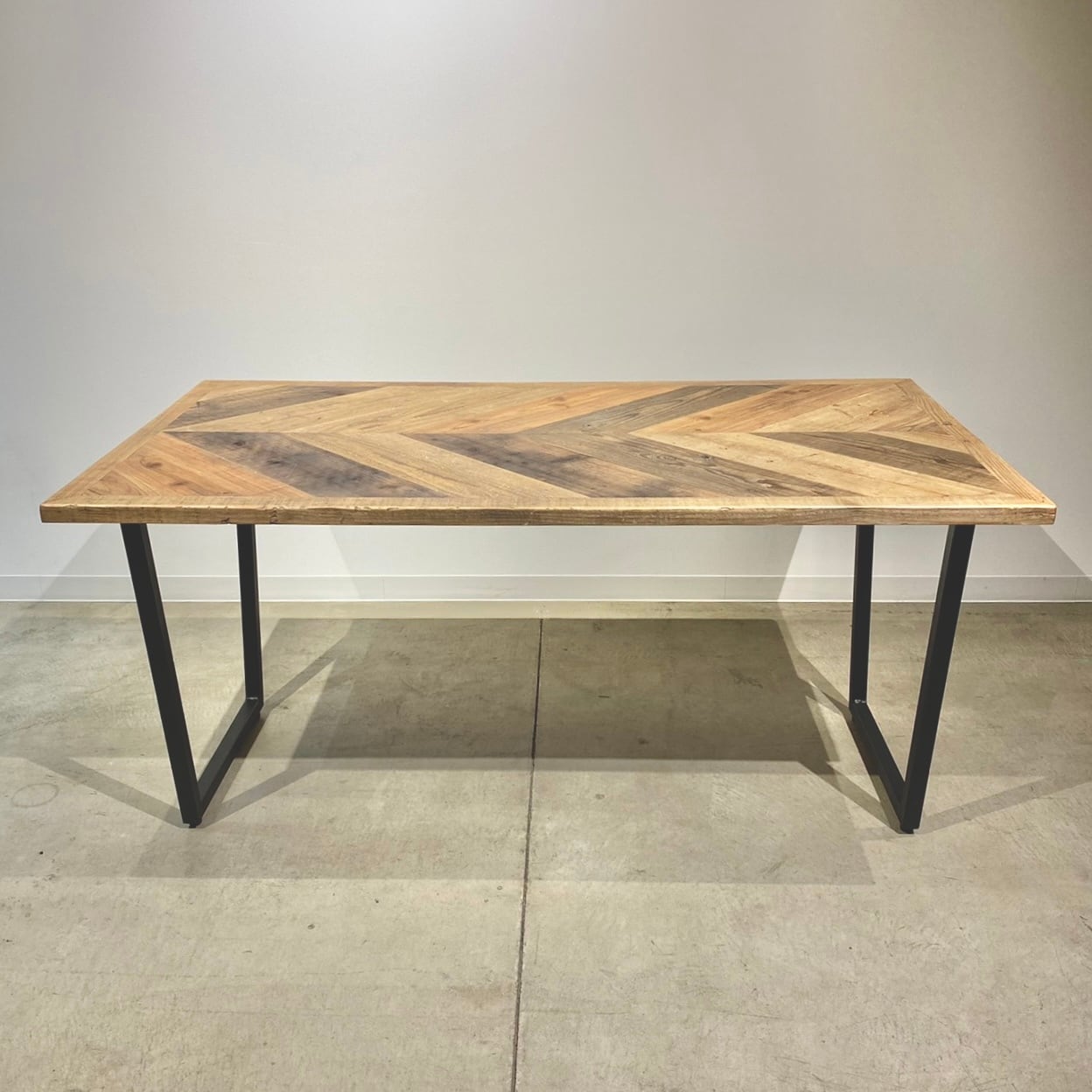 Laminar dining table TYPE Arrow ダイニングテーブル ヘリンボーン天