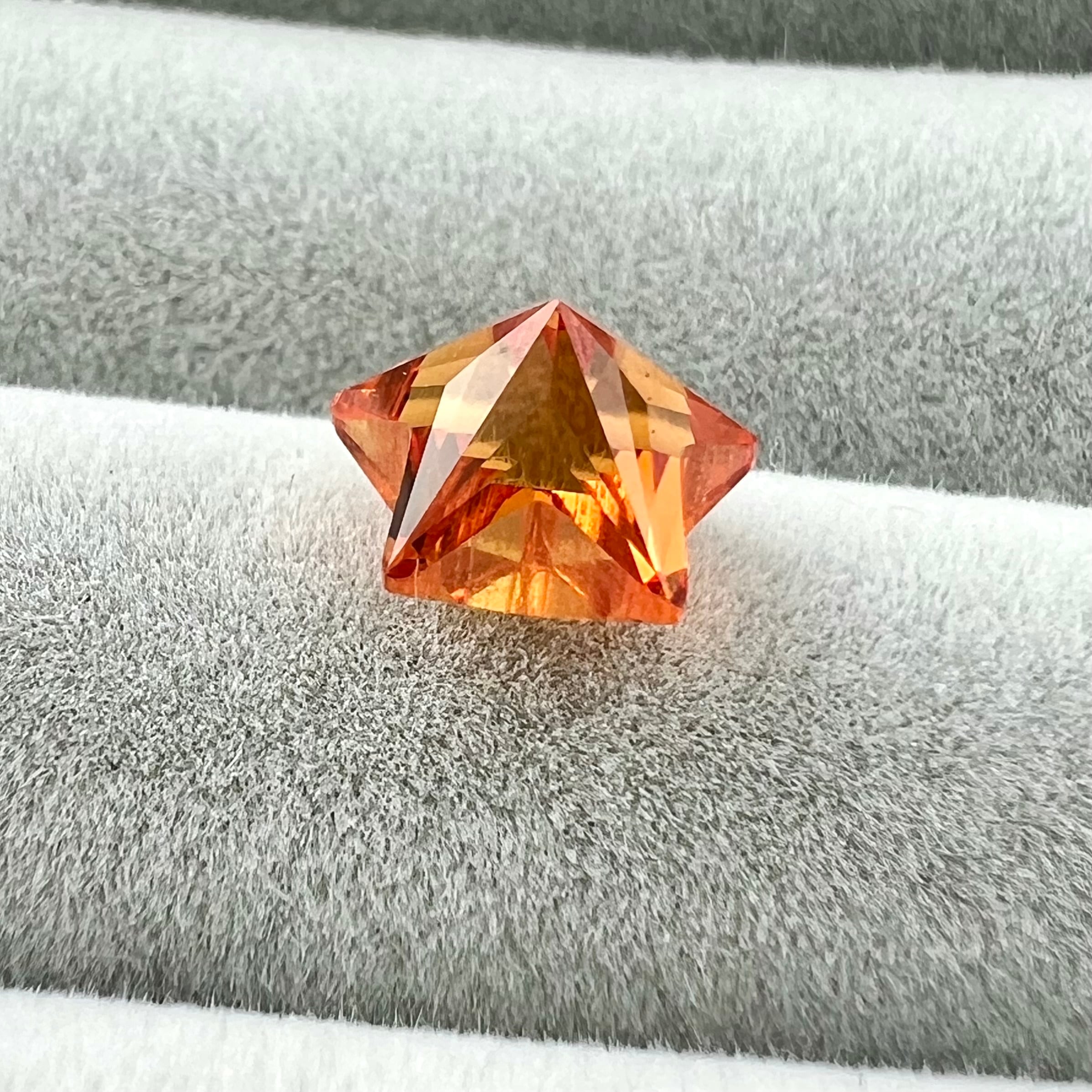 天然シトリントパーズルース 1.5ct 赤み色