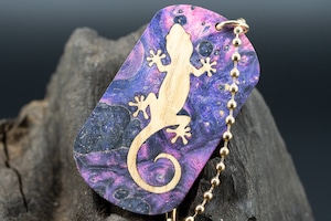 【カナダの象徴】 ハードメープル瘤 スタビライズウッド ドッグタグ 象嵌 木登りトカゲ