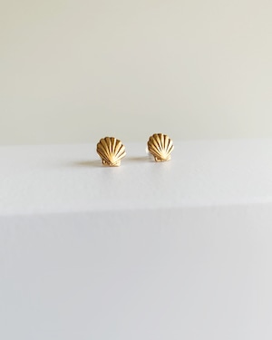 K10 Shell pierced earrings  /  Belleza by n