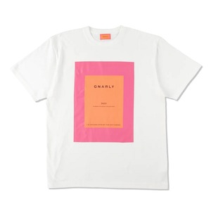 【GNARLY】 GNARLY Logo Tee / White Pink