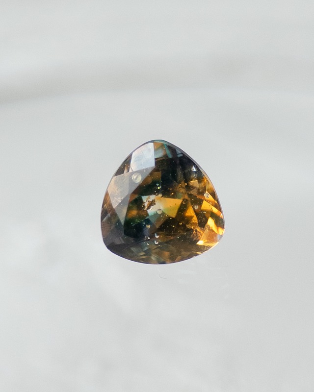 トリリアント 8mm #374【硝子の宝石】箔入