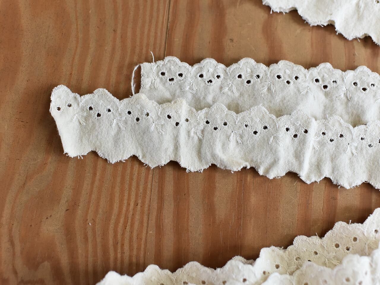 少し厚みのある生地のアンティークレース(E) *フレンチアンティーク