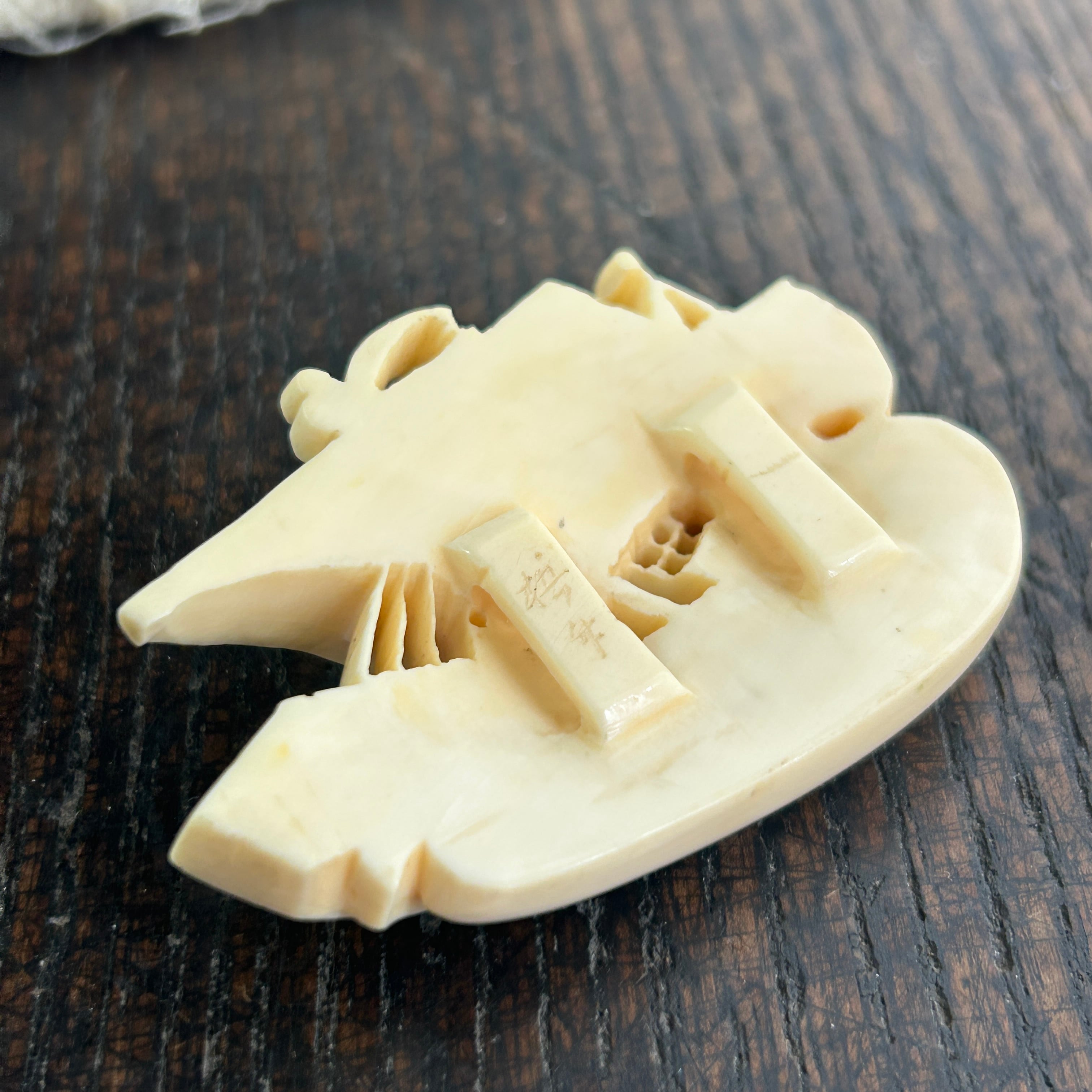 アンティーク 梧竹作 鯨歯カービング南蛮船の帯留め | bonbidou22