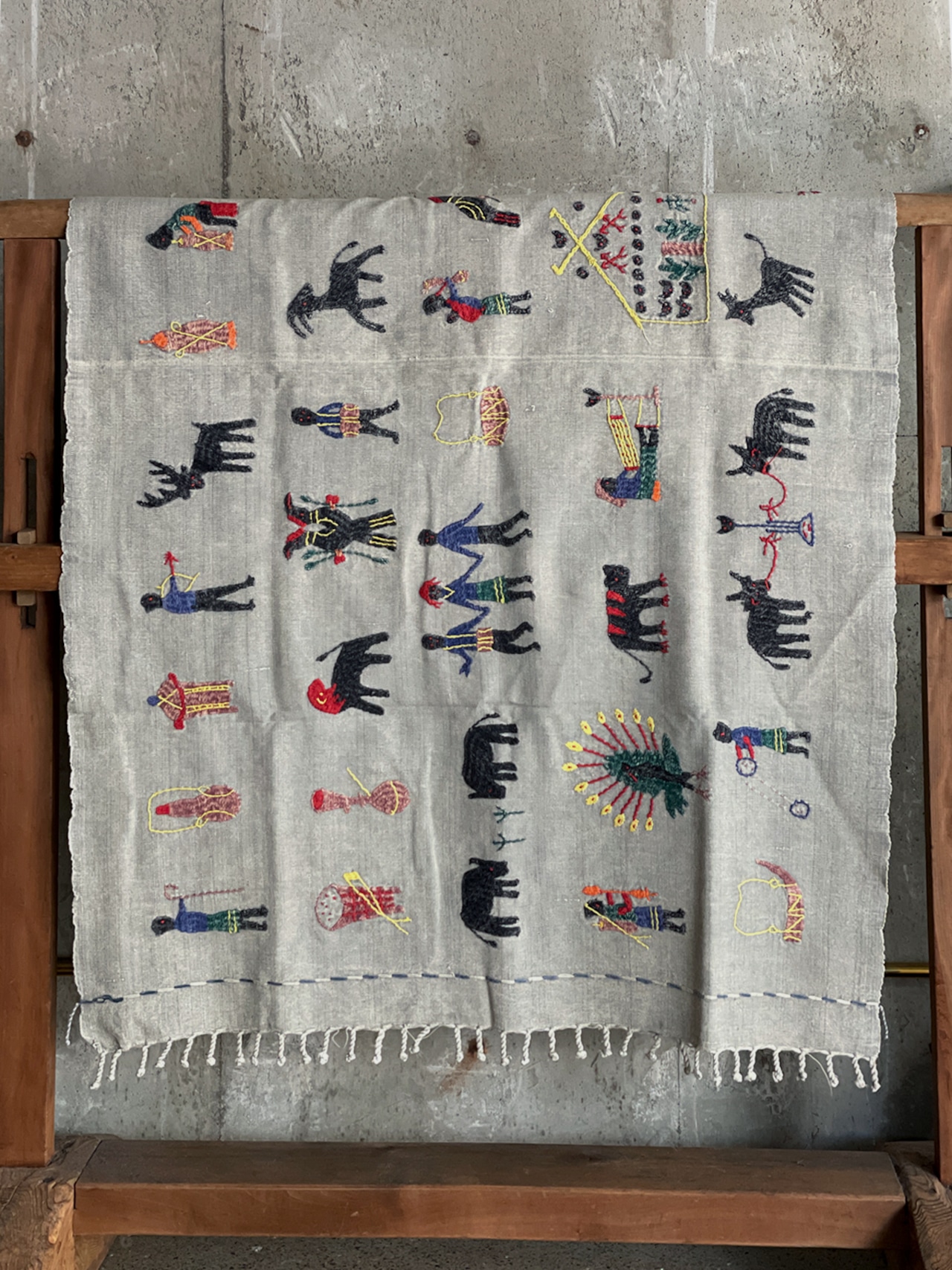 Naga tribe／Stonewashed embroidery rug（Gray）